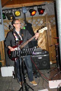 Blau weiße Nacht Biene